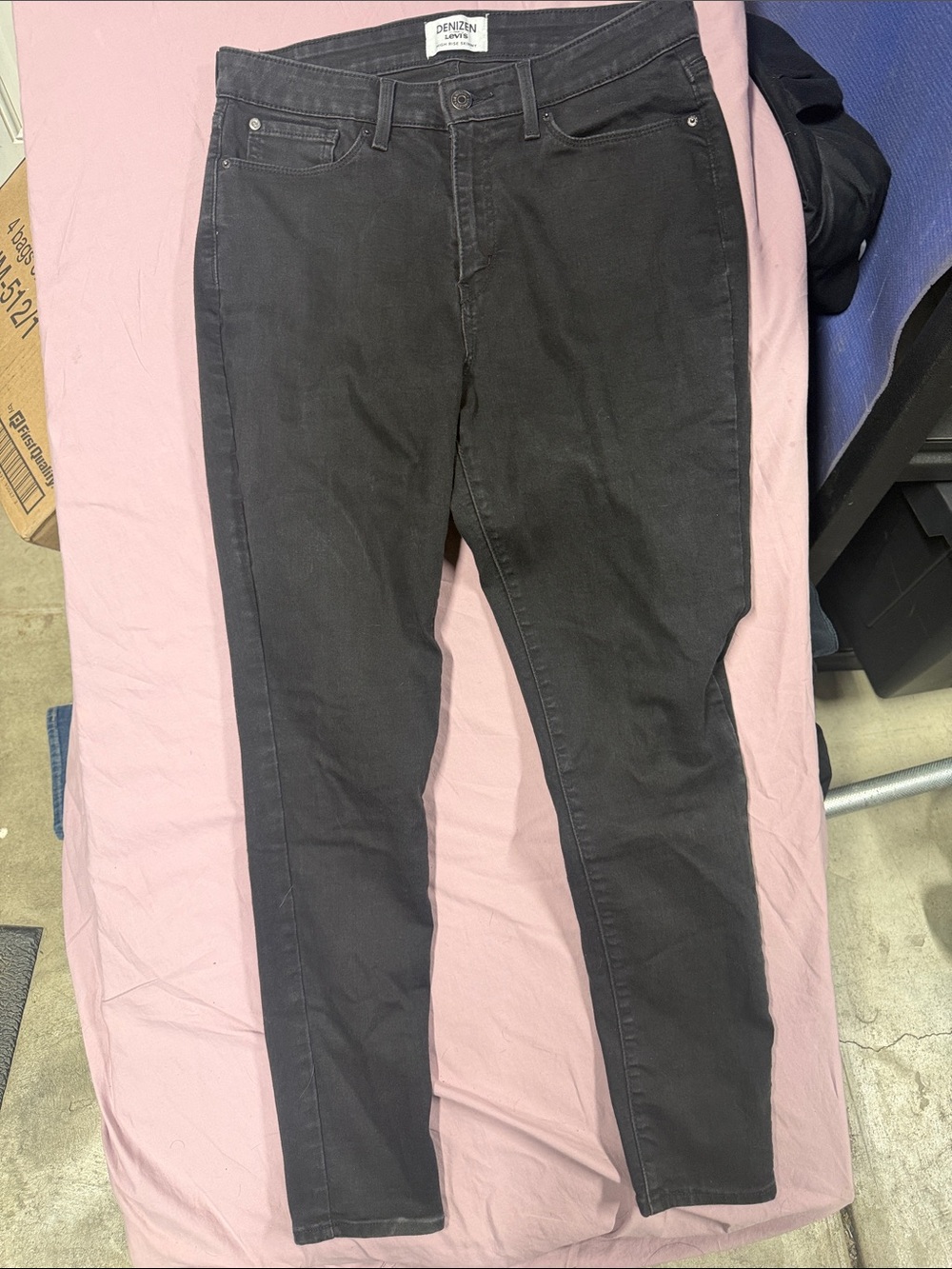 Black Levi’s Denizen High Rise Skinny Jeans size 14